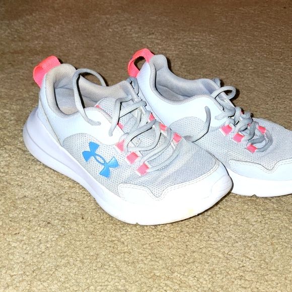 Under Armour Shoes Girls 35 Under Armour Tennis Shoes Poshmark